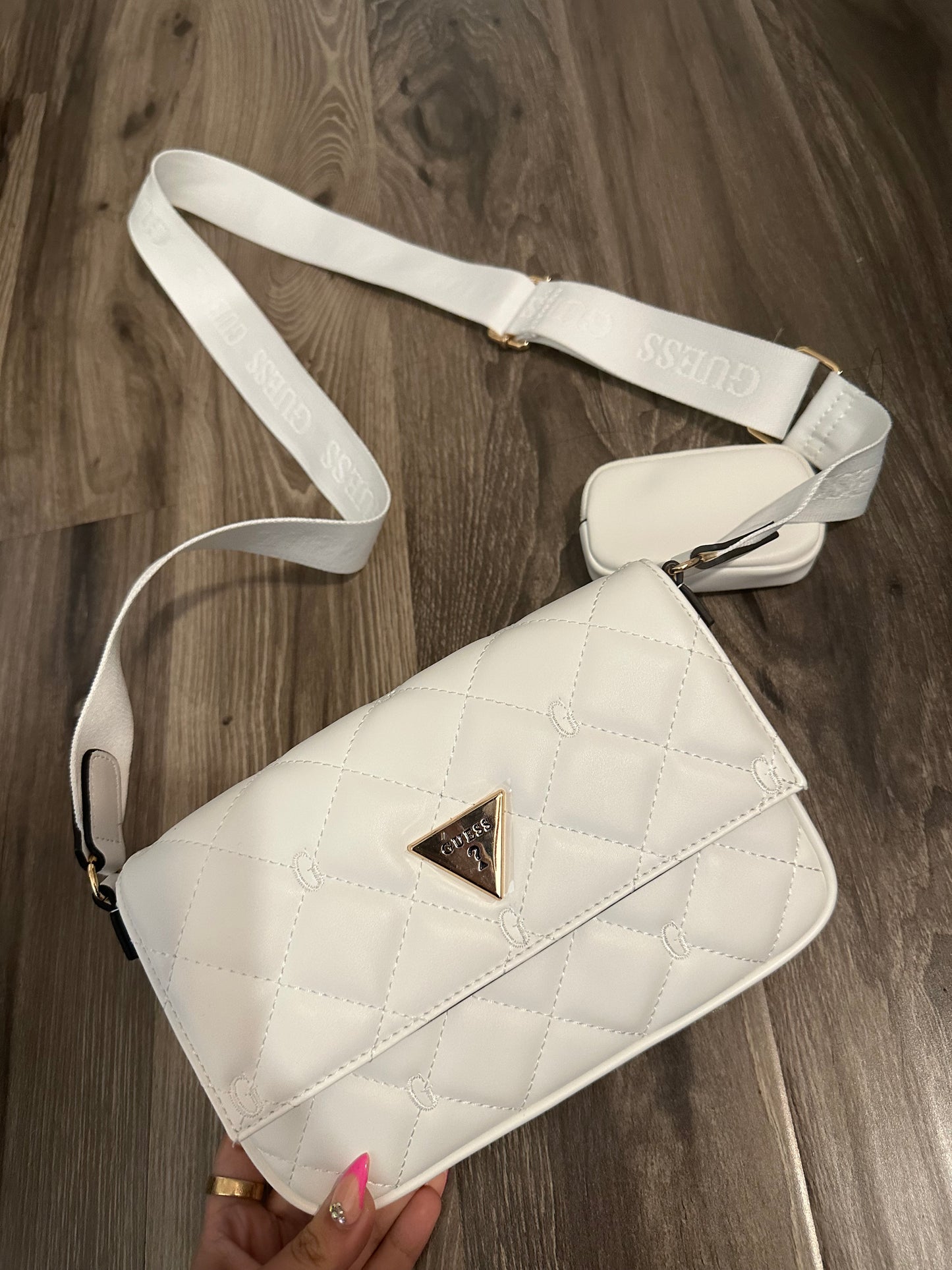 Cartera guess