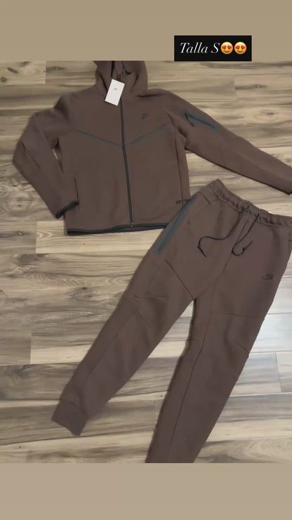 Buzo nike tech